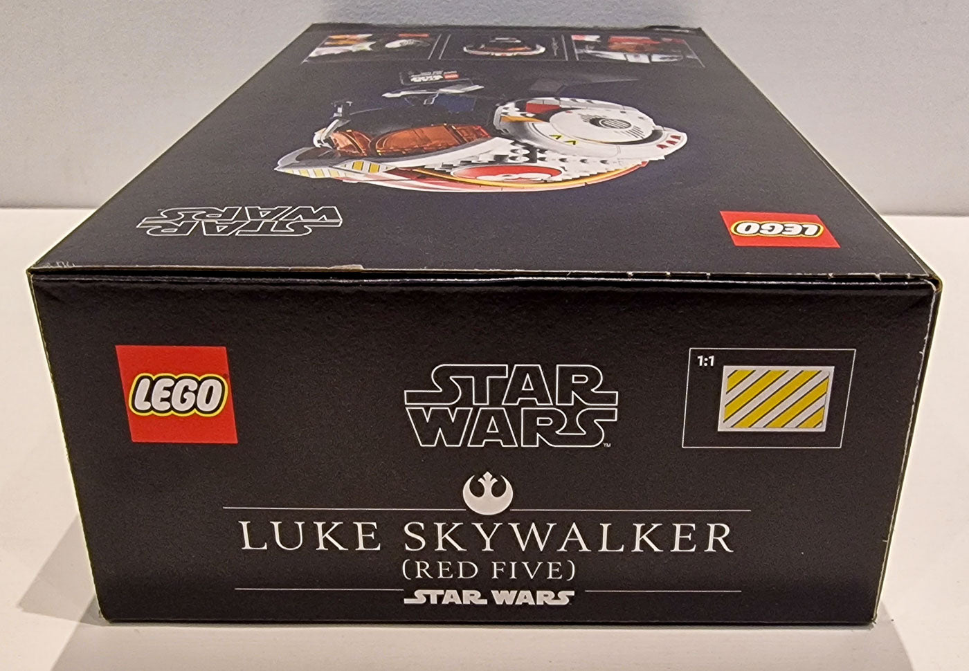 LEGO 75327 Star Wars Luke Skywalker (Red Five) Helmet