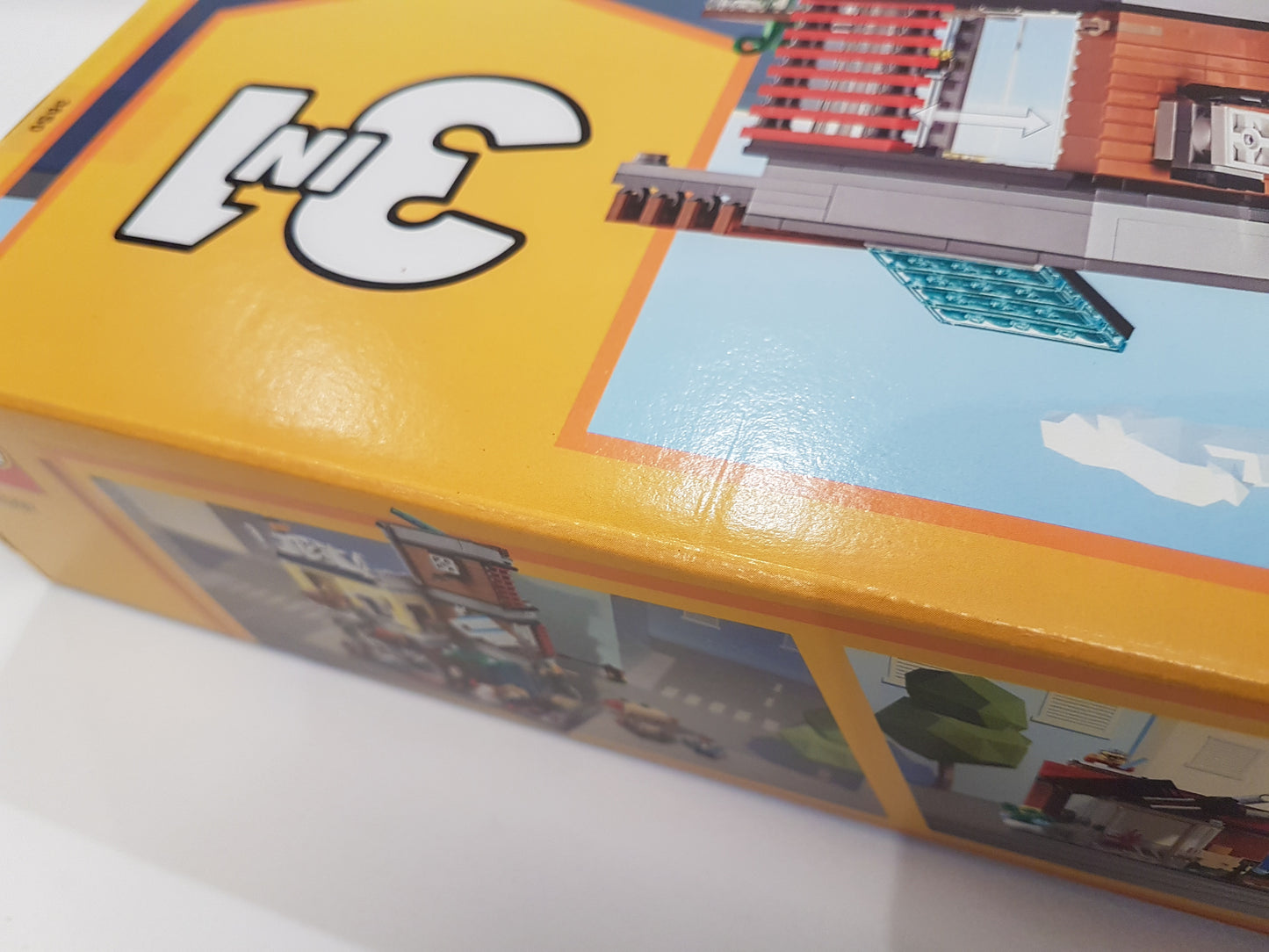 LEGO 31097 Creator 3 in 1 Townhouse Pet Shop and Café