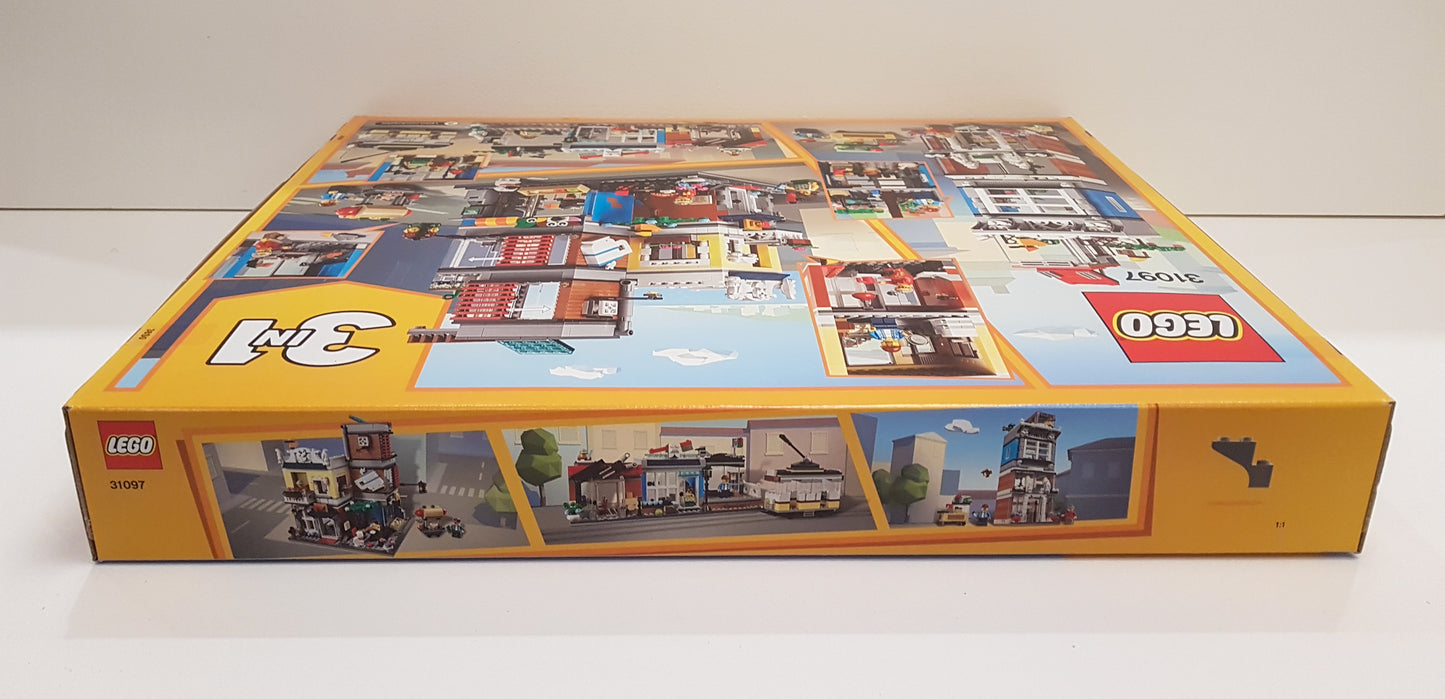 LEGO 31097 Creator 3 in 1 Townhouse Pet Shop and Café