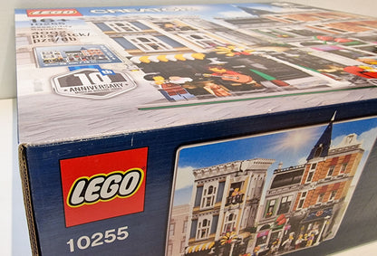LEGO 10255 Creator Expert Assembly Square
