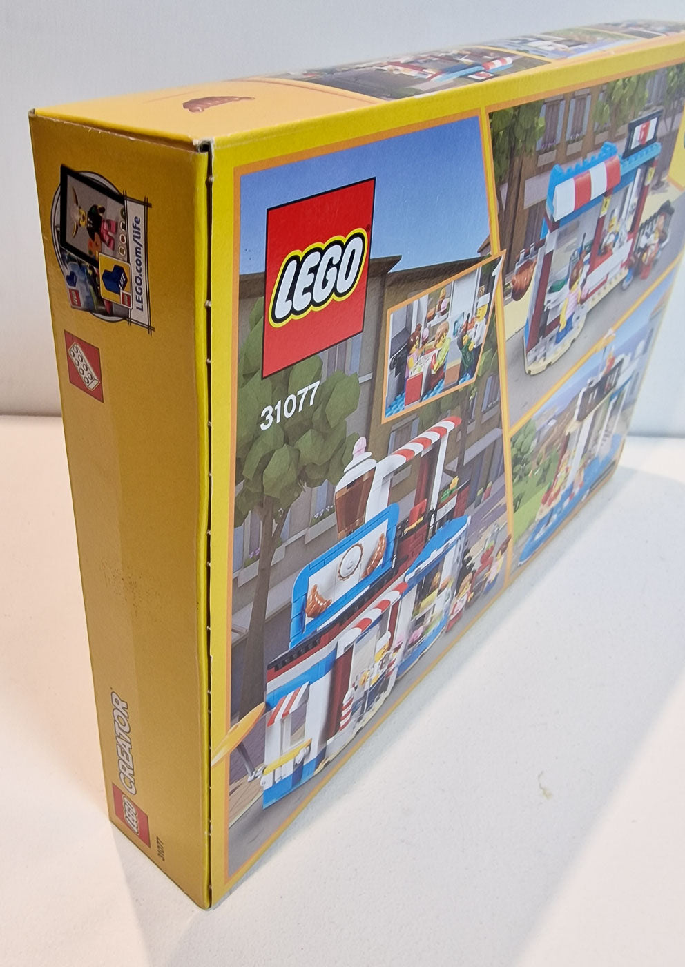 LEGO 31077 Creator 3 in 1 Sweet Surprises