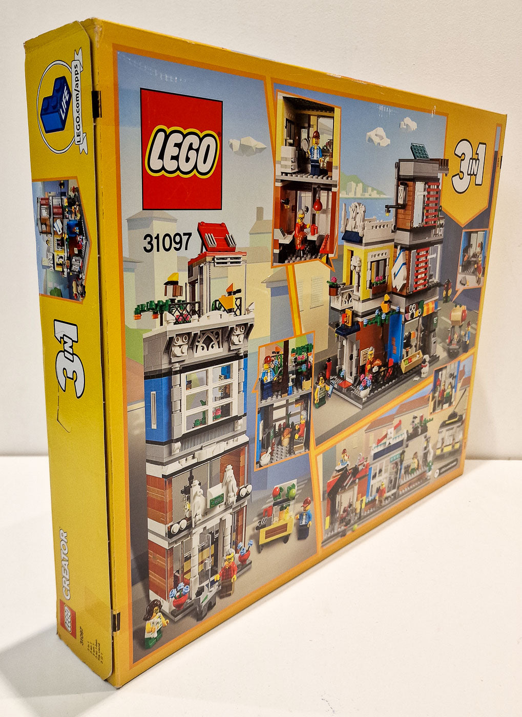 LEGO 31097 Creator 3 in 1 Townhouse Pet Shop and Cafe Precious Bricks